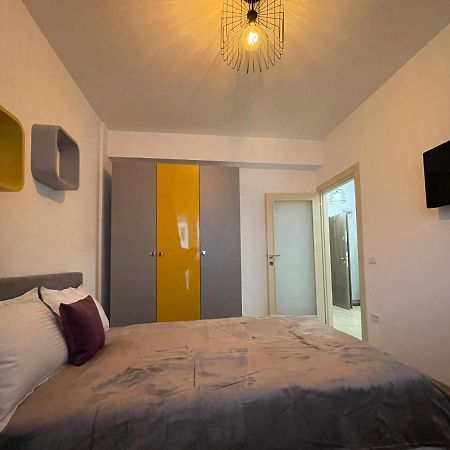 Luxury Q Residence Near Center Яш Екстериор снимка